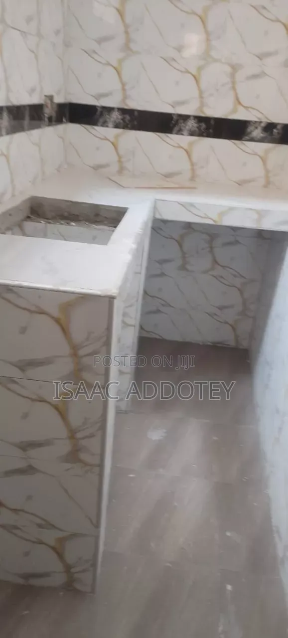 1bdrm Apartment in Sakumono Estate, Baatsona Total for rent