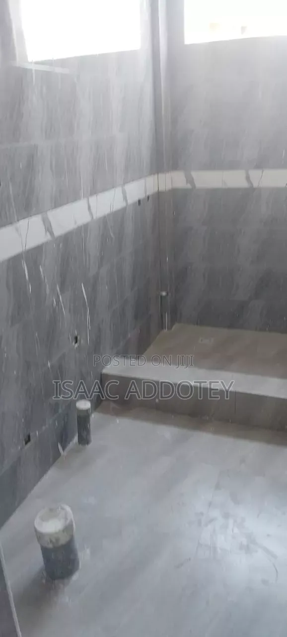 1bdrm Apartment in Sakumono Estate, Baatsona Total for rent