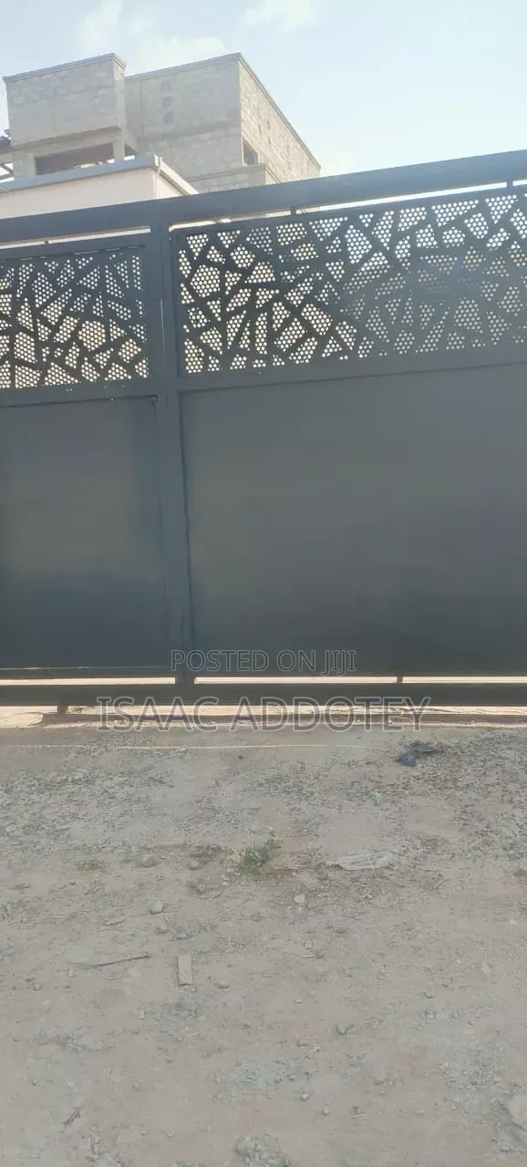 1bdrm Apartment in Sakumono Estate, Baatsona Total for rent