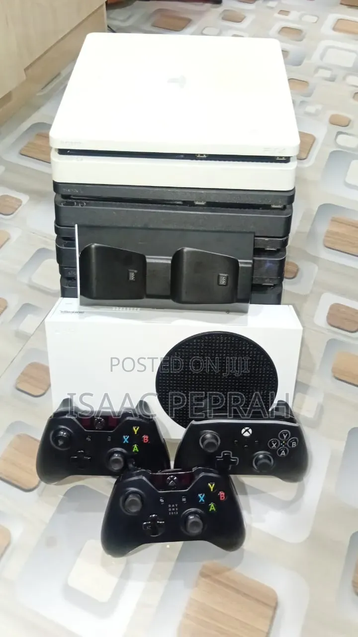 PlayStation 4 Slim