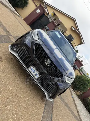 Toyota Highlander XSE 2022 Blue