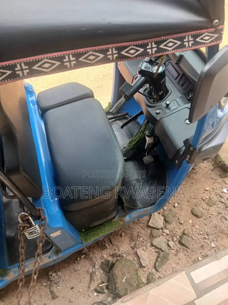 TVS Apache 180 RTR 2026 Blue