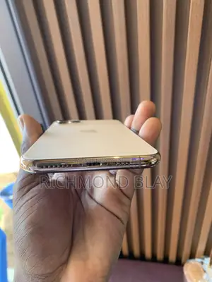 Apple iPhone 11 Pro Max 64 GB Gold