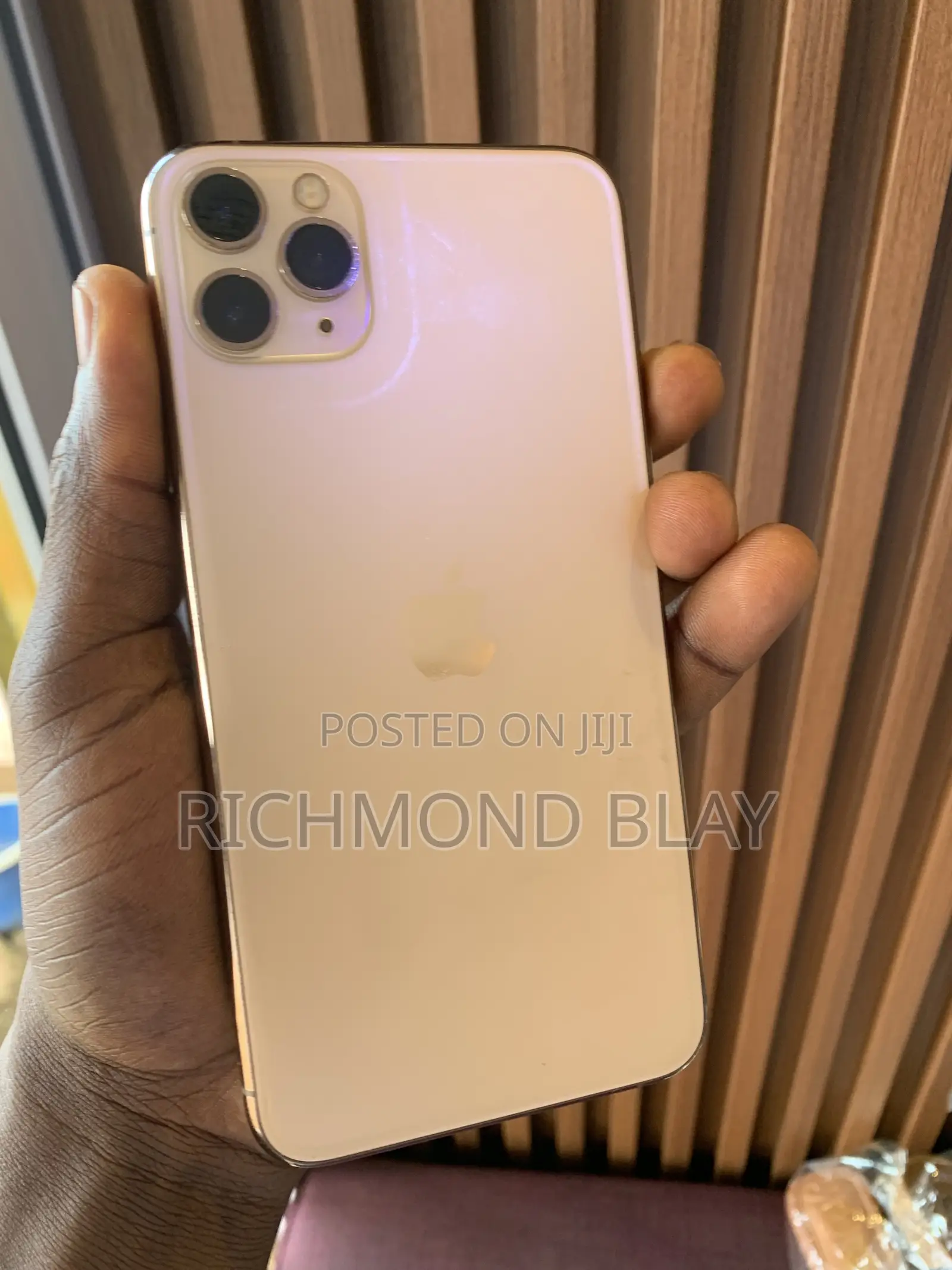 Apple iPhone 11 Pro Max 64 GB Gold