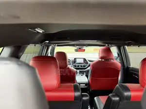 Toyota Highlander XSE 2022 Blue