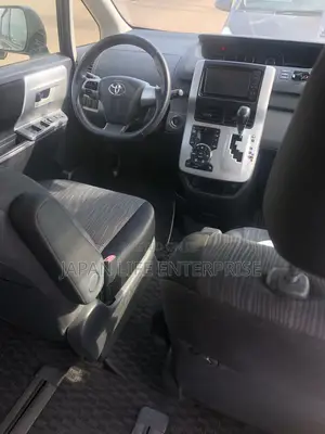 Toyota Voxy 2012 Burgundy