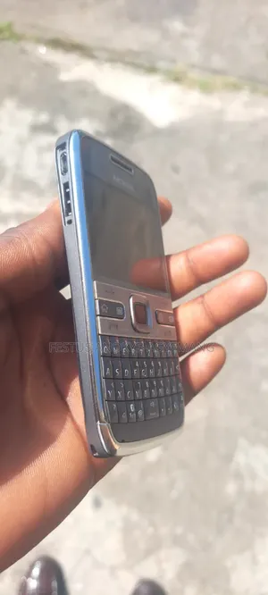 Nokia E72 Gray