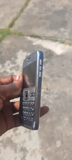 Nokia E72 Gray