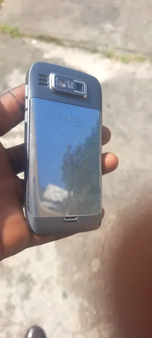 Nokia E72 Gray