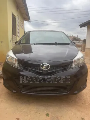 Toyota Vitz 1.3 AWD 3dr 2013 Black
