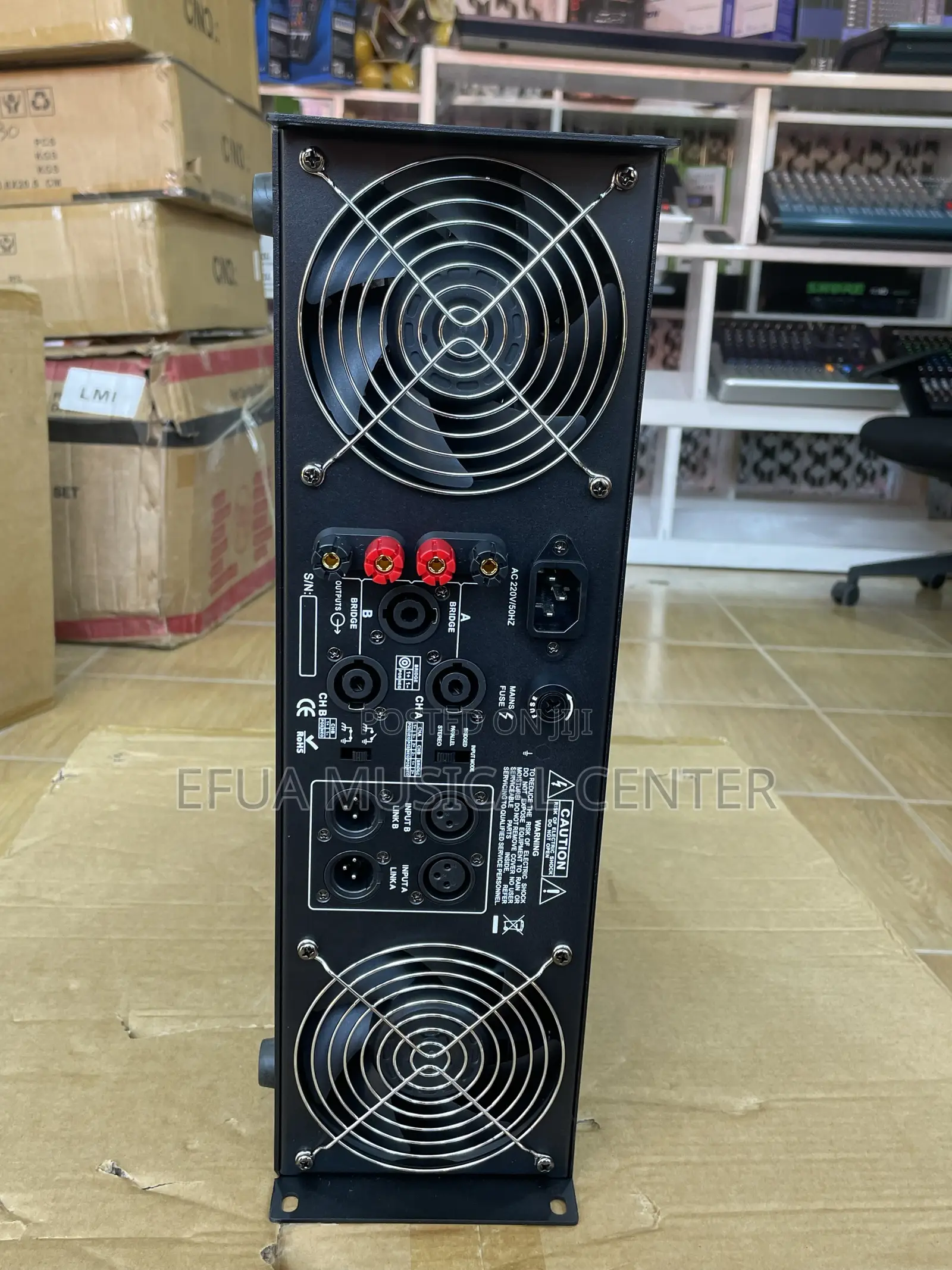 EV P8300 Bass Amplifier