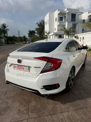 Honda Civic Touring 4dr Sedan (1.5L 4cyl) 2017 White