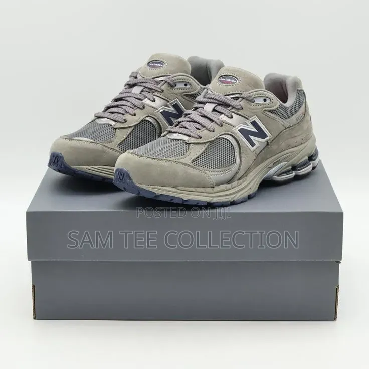 Newbalance 2002R OG Light Grey Navy. Original and Affordable