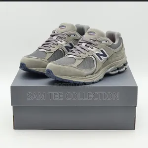 Newbalance 2002R OG Light Grey Navy. Original and Affordable