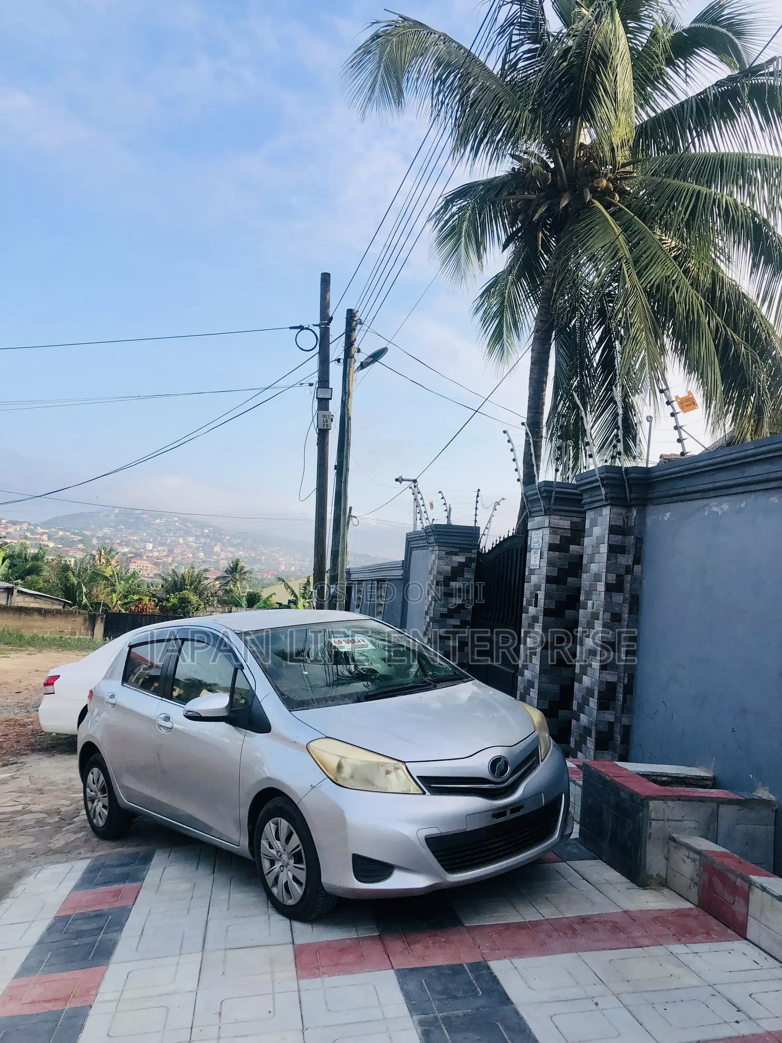 Toyota Vitz 2011 Gray