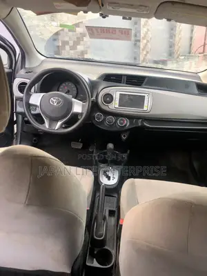 Toyota Vitz 2011 Gray