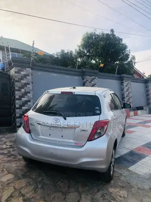 Toyota Vitz 2011 Gray