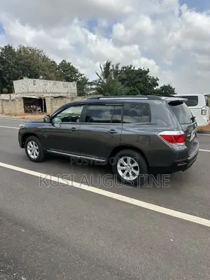 Toyota Highlander Limited 3.5l 4WD 2013 Matt Black