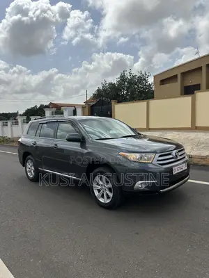 Toyota Highlander Limited 3.5l 4WD 2013 Matt Black