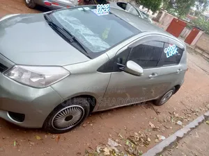 Toyota Vitz 2012 Silver