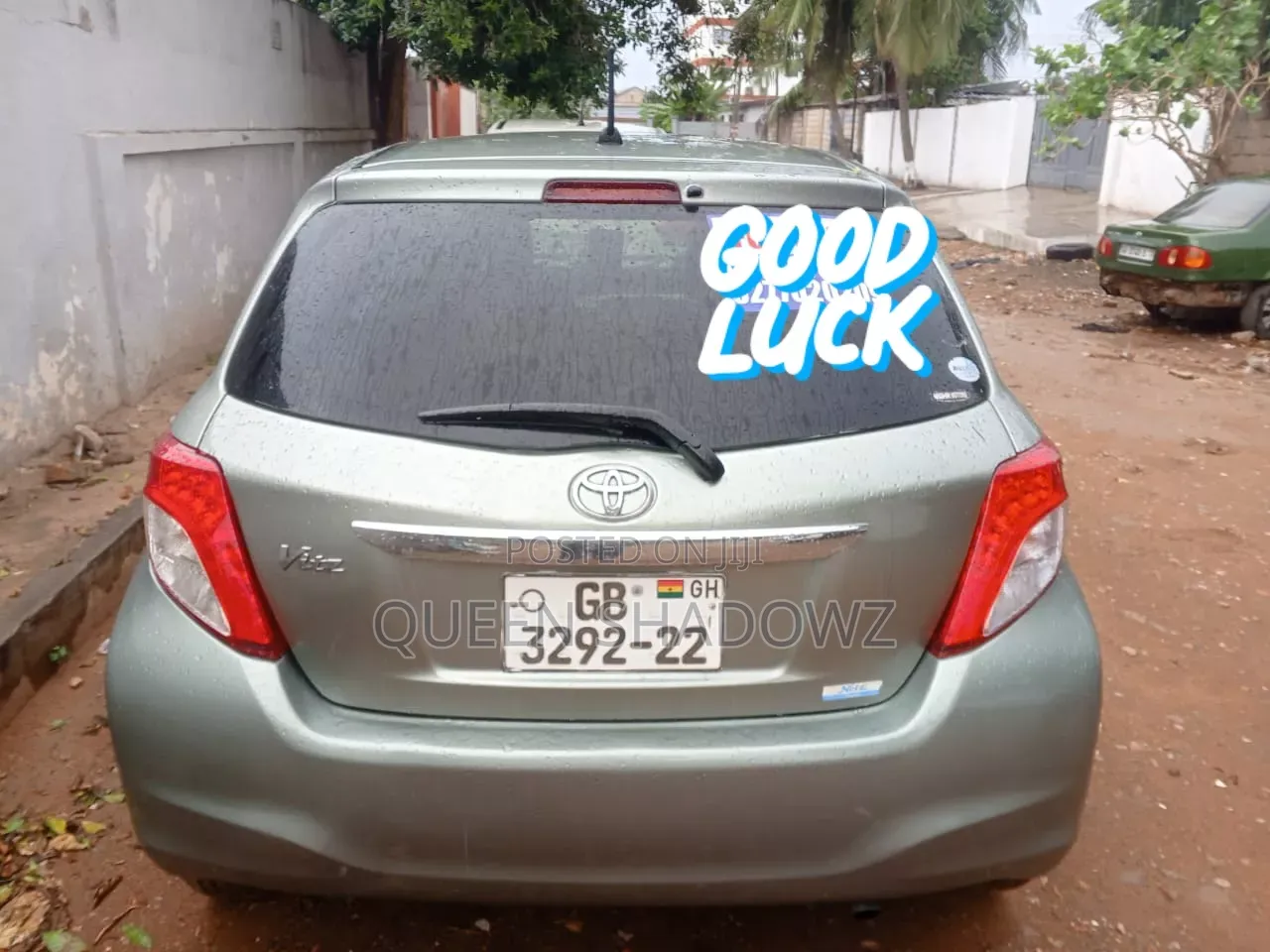 Toyota Vitz 2012 Silver