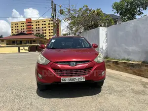 Hyundai Tucson 2013 Red