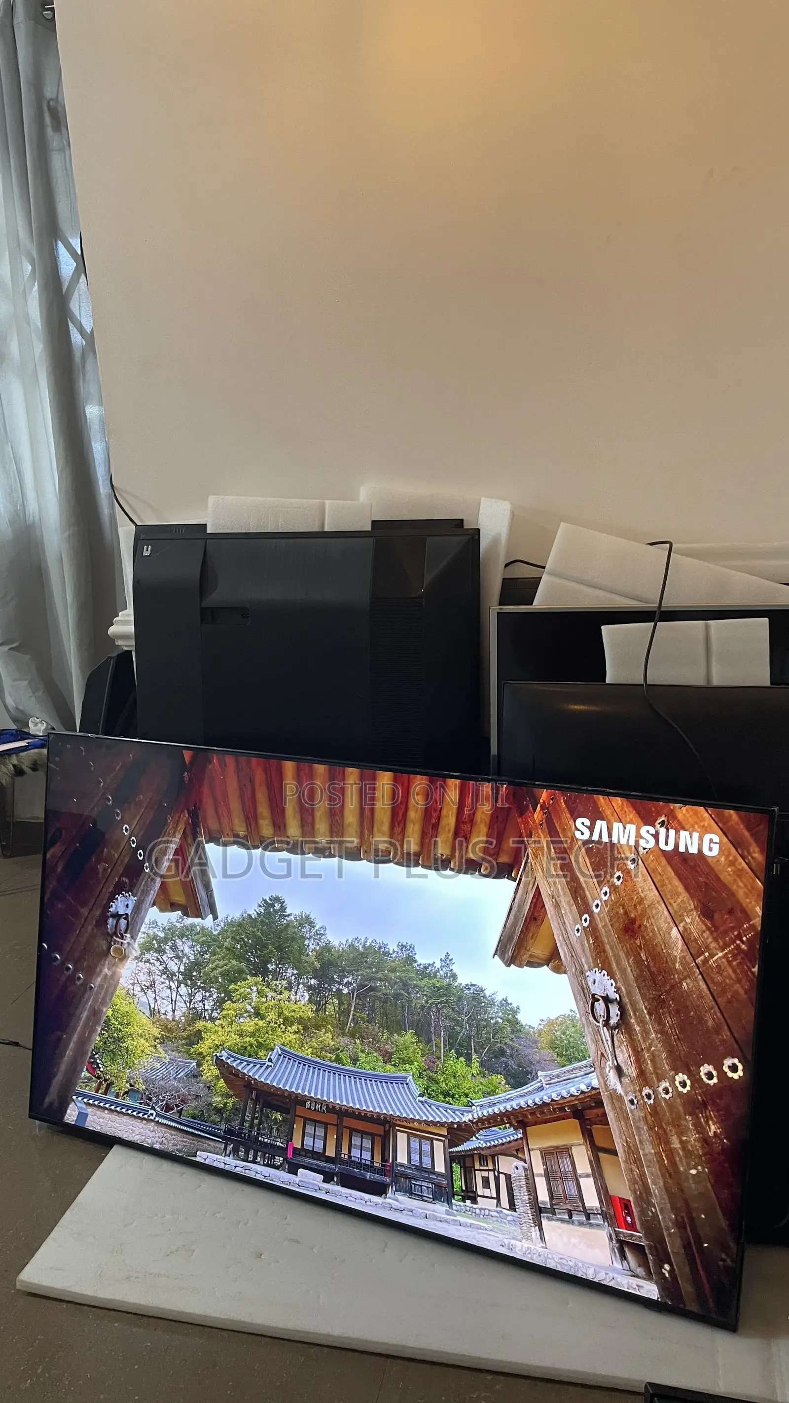 2024/25 65” Samsung Crystal 4K UHD Smart TV ( Very Fresh)