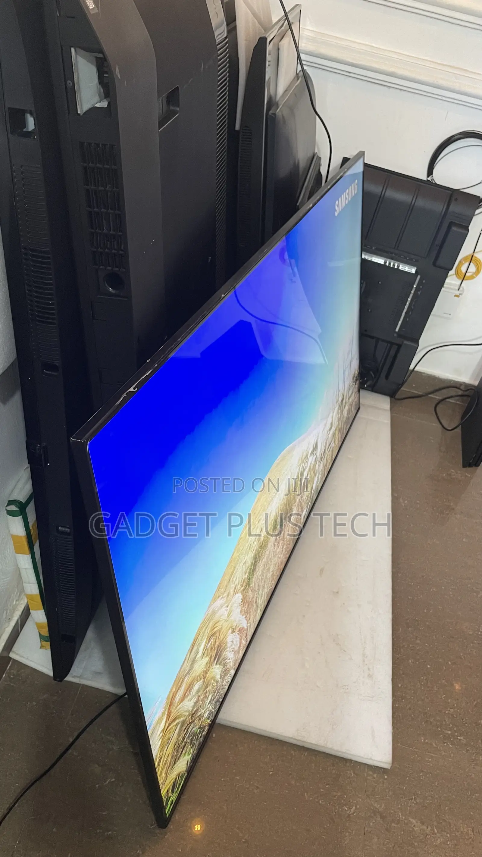 2024/25 65” Samsung Crystal 4K UHD Smart TV ( Very Fresh)