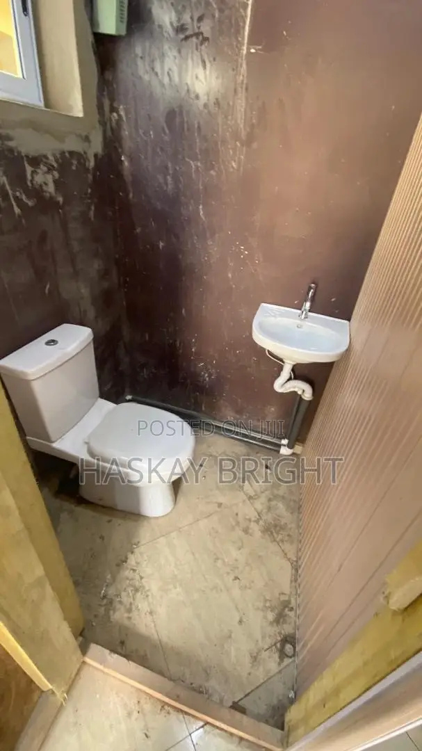 Spacious Roadside Shop for Rent at Achimota Mile 7