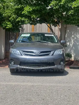 Toyota Corolla LE 4dr Sedan (1.8L 4cyl 4A) 2013 Gray