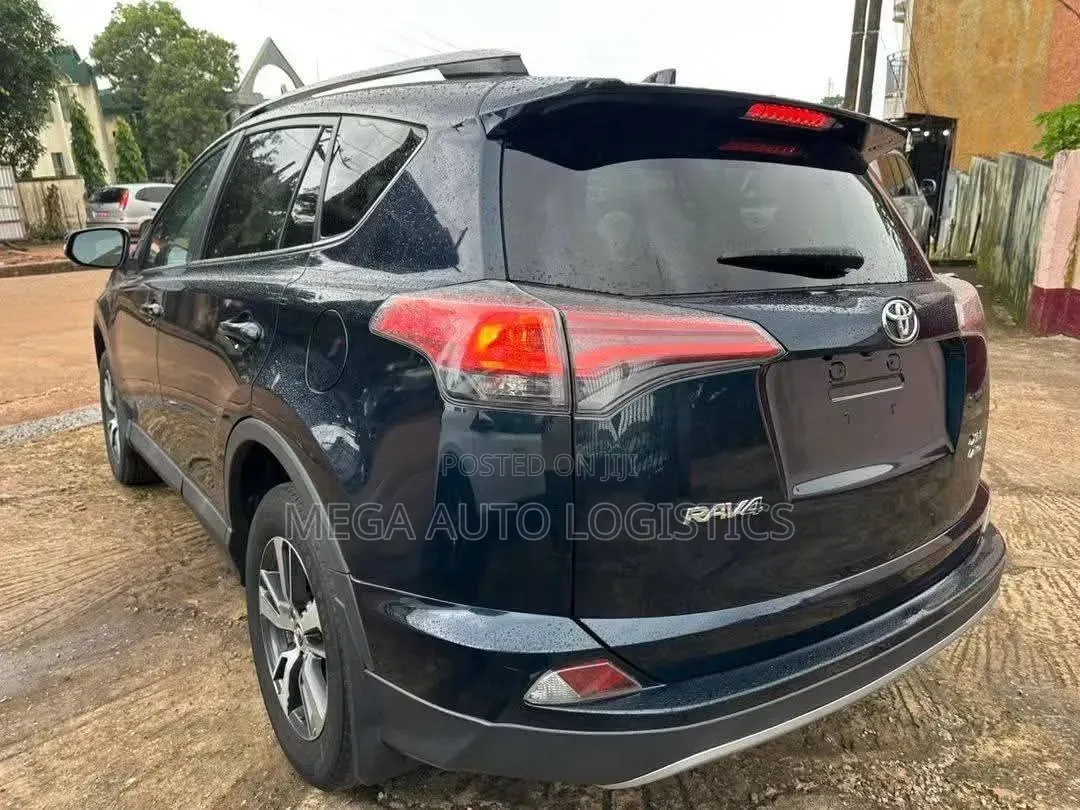 Toyota RAV4 XLE AWD (2.5L 4cyl 6A) 2017 Teal