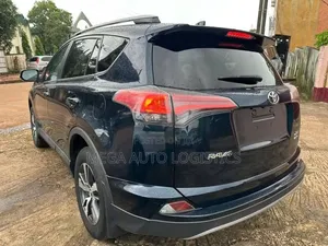 Toyota RAV4 XLE AWD (2.5L 4cyl 6A) 2017 Teal