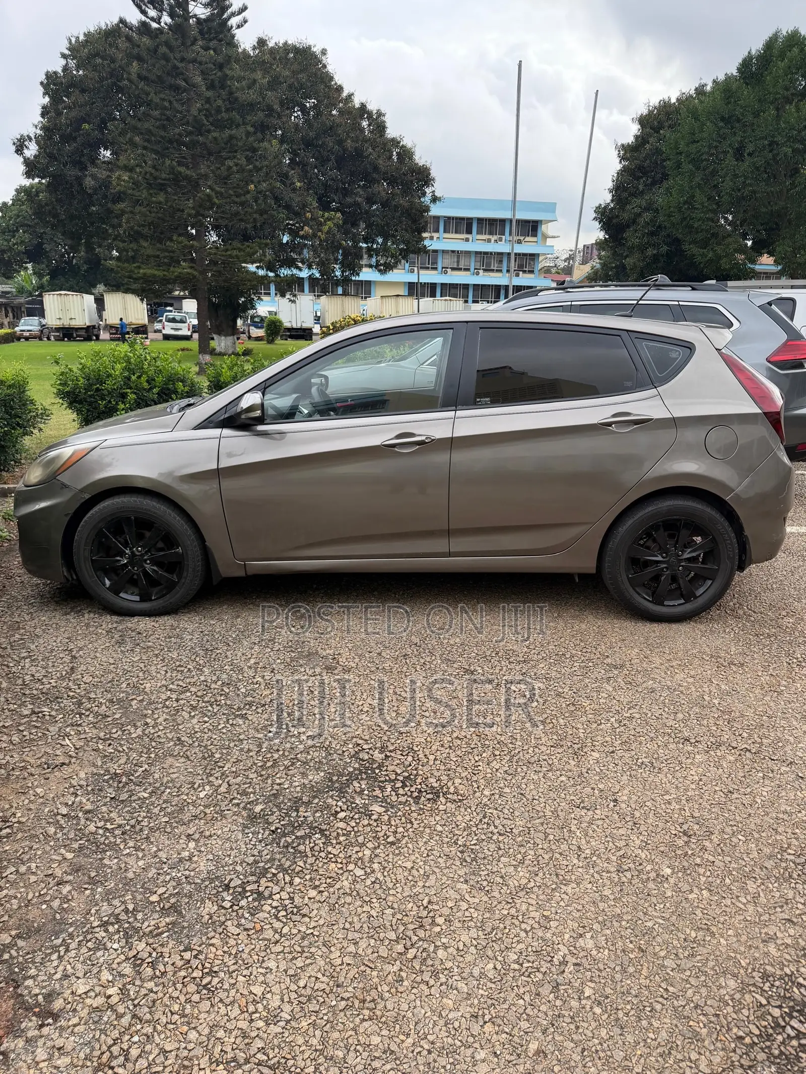 Hyundai Accent 2013 Brown