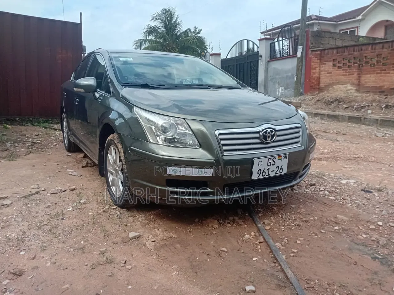 Toyota Avensis 2011 Green