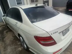 Mercedes-Benz C300 Luxury 4Matic Sedan AWD (3.0L 6cyl 7A) 2011 White