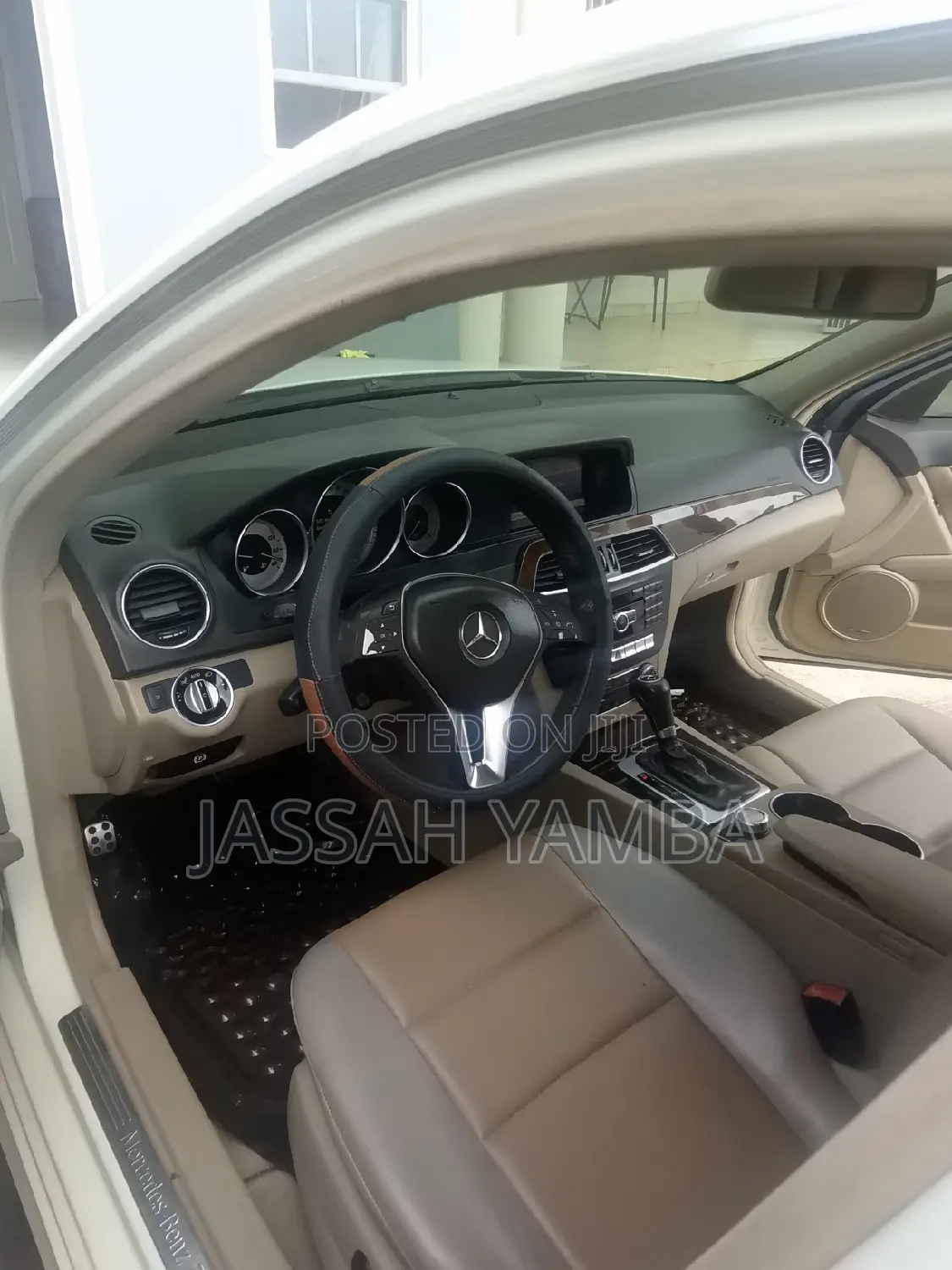 Mercedes-Benz C300 Luxury 4Matic Sedan AWD (3.0L 6cyl 7A) 2011 White