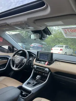 Toyota RAV4 XLE Premium 2022 Gray