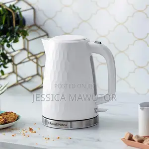 Russell Hobbs Honeycomb Kettle (1.7L, 3kW) Is a Fast-Boiling Electric