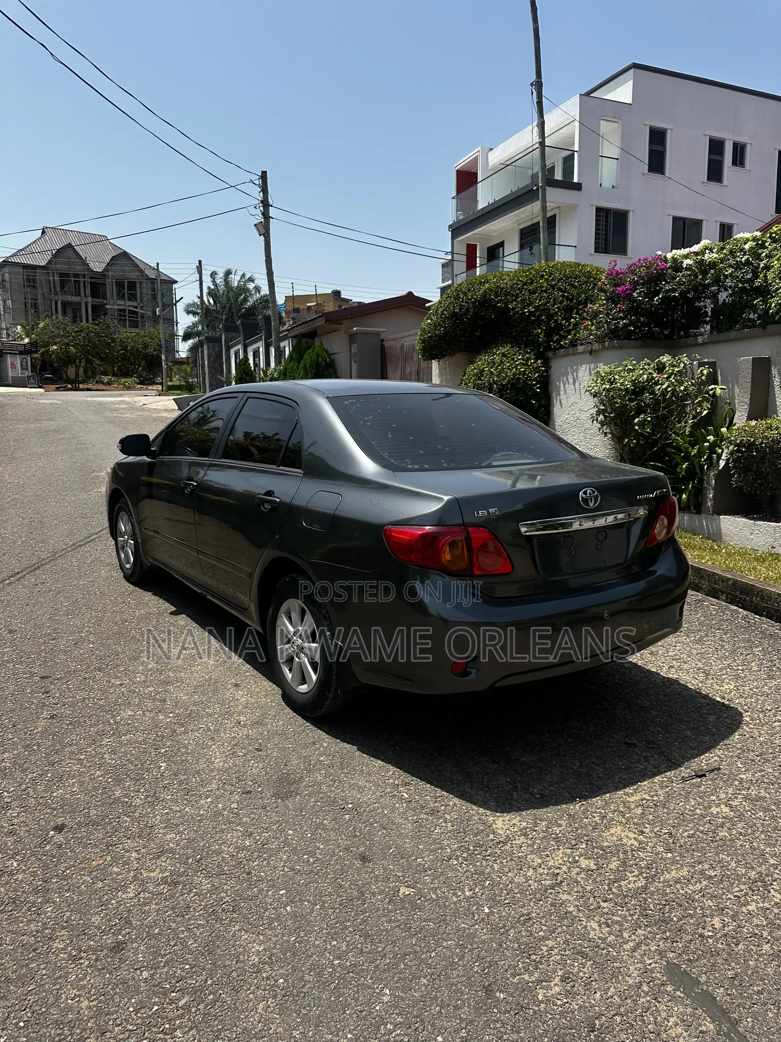Toyota Corolla LE 4dr Sedan (1.8L 4cyl 4A) 2011 Gray
