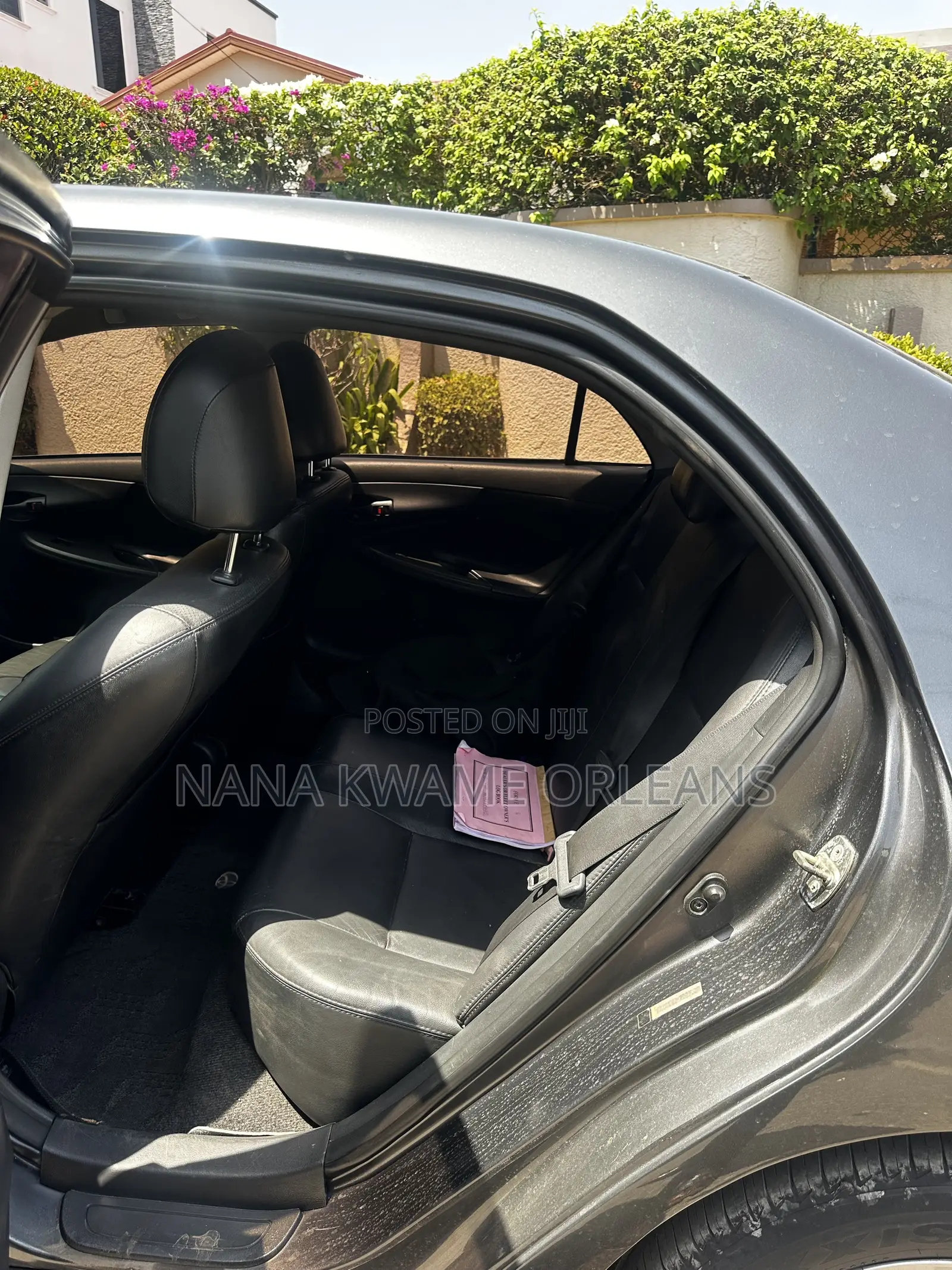 Toyota Corolla LE 4dr Sedan (1.8L 4cyl 4A) 2011 Gray