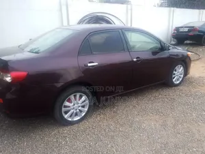 Toyota Corolla LE 4dr Sedan (1.8L 4cyl 4A) 2012 Brown