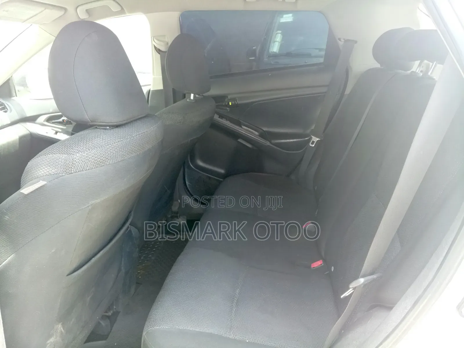 Toyota Matrix Hatchback FWD (1.8L 4cyl 5M) 2010 White