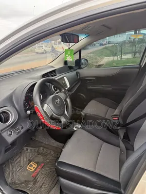 Toyota Vitz 2012 Silver