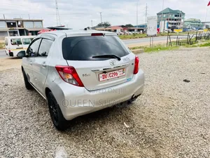 Toyota Vitz 2012 Silver
