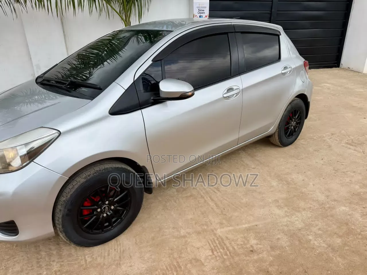 Toyota Vitz 2012 Silver