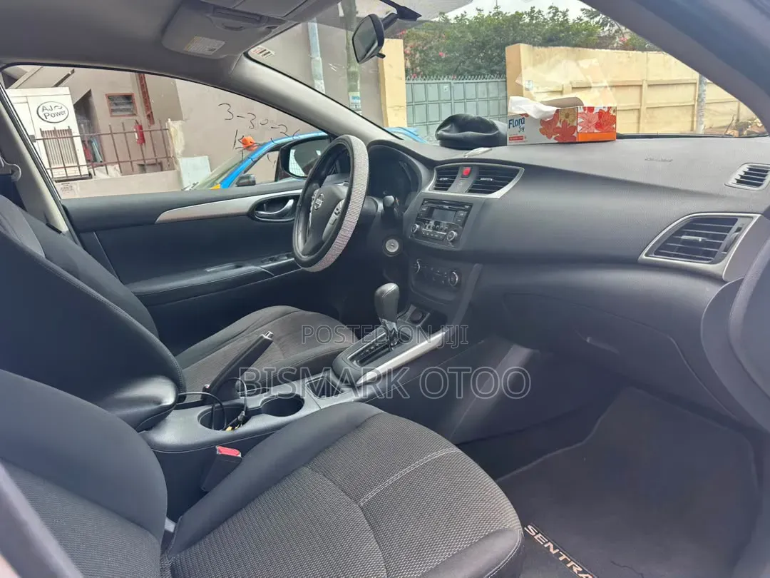 Nissan Sentra S 2016 Silver