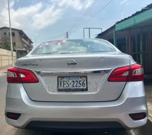 Nissan Sentra S 2016 Silver