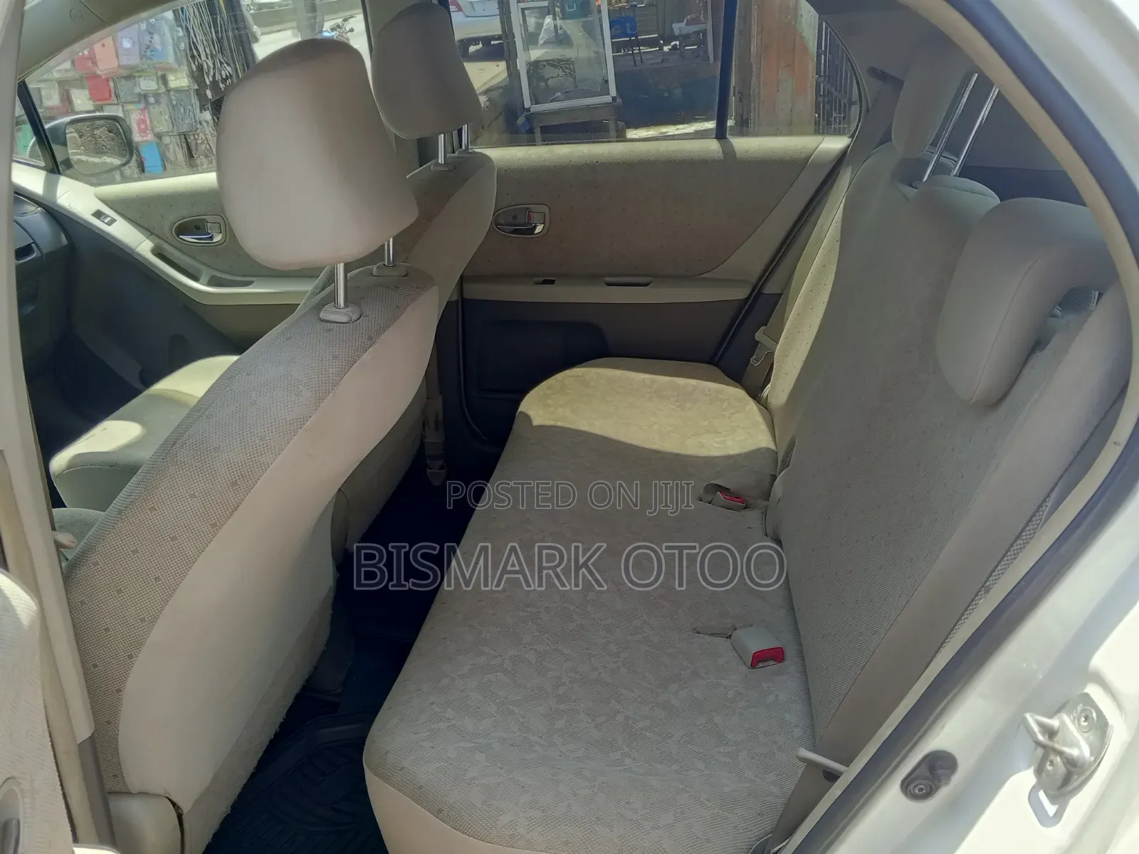 Toyota Vitz 1.3 AWD 5dr 2010 White