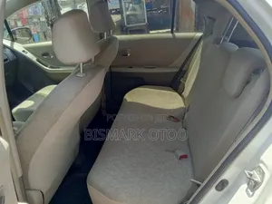Toyota Vitz 1.3 AWD 5dr 2010 White