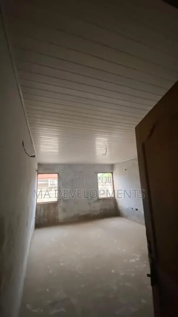 8bdrm House in Madev Realty, Mile 7 for sale